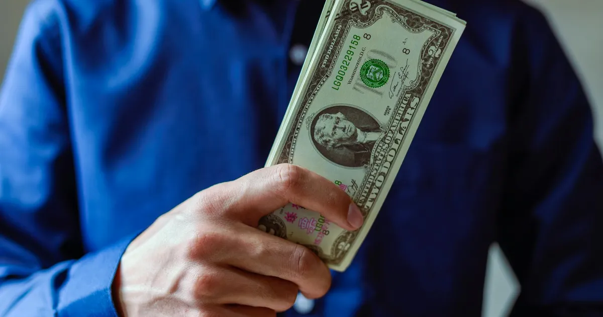 Selic congelada? Copom na corda bamba com petróleo e dólar