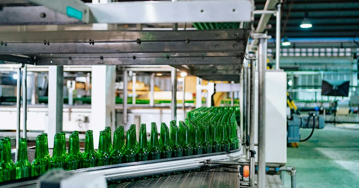 Indústria de serviços: gargalo na produção impacta inflação e taxa Selic.