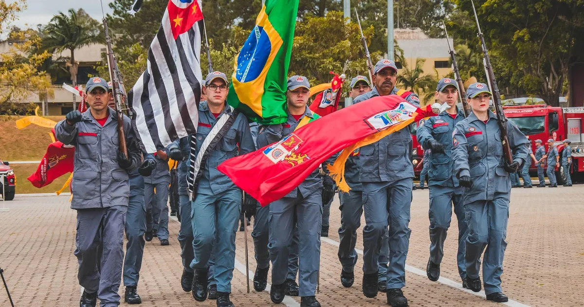 Tarifaço dos EUA: Brasil tenta adiar imposto de 25%