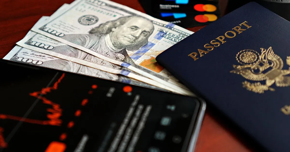 Dólar em alta e Ibovespa em queda: resumo visual do impacto das tarifas de Trump no mercado financeiro.