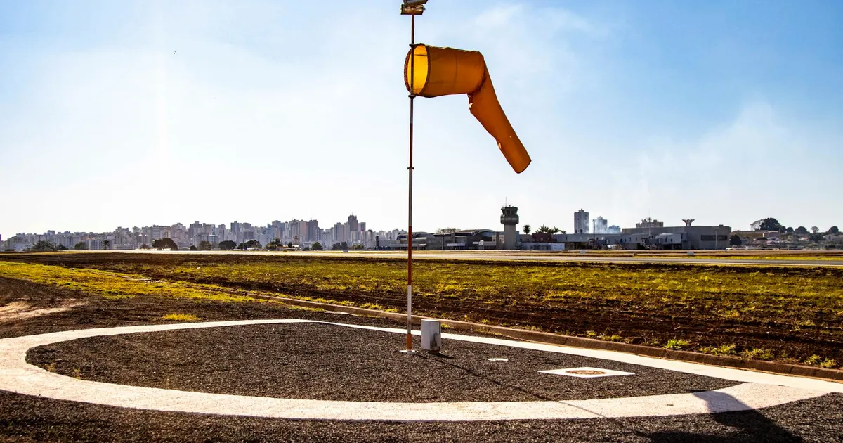TCU investiga gastos: Aeroporto de Londrina ao fundo. Aviação e controle, foco após auditorias em Lula e Infraero.