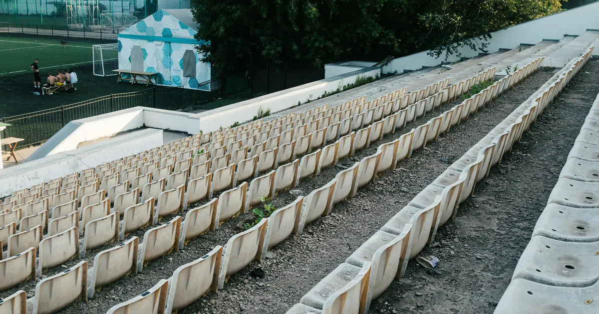 Crise no Botafogo: Venda da SAF Expõe Fragilidade do Futebol Brasileiro