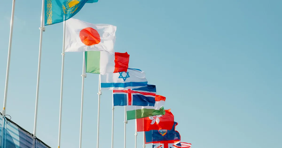 Bandeiras em Paris: Brasil no xadrez global entre EUA, China e Japão. Relações internacionais.